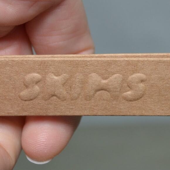 SKIMS NWT Wireless Form Push up Plunge Bra Sand Size 32C - Picture 4 of 7